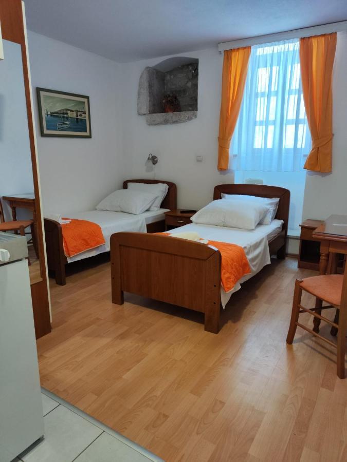 Apartment Maja *